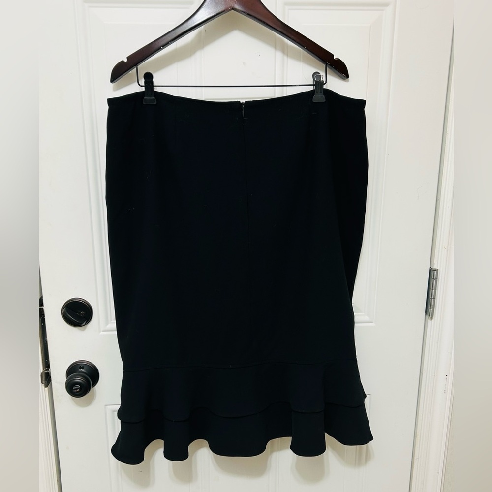 Louben Laura Plus Black Pencil Skirt With Ruffle Bottom Hem Size 18